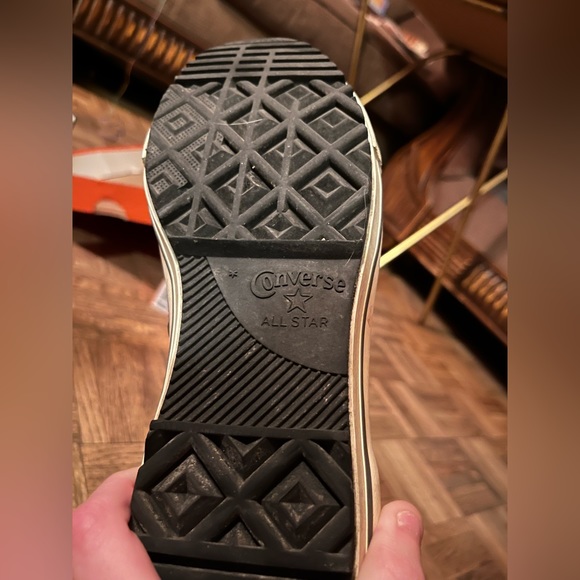 Woman’s Size 7 Winterized Converse Shoes - Picture 4 of 5